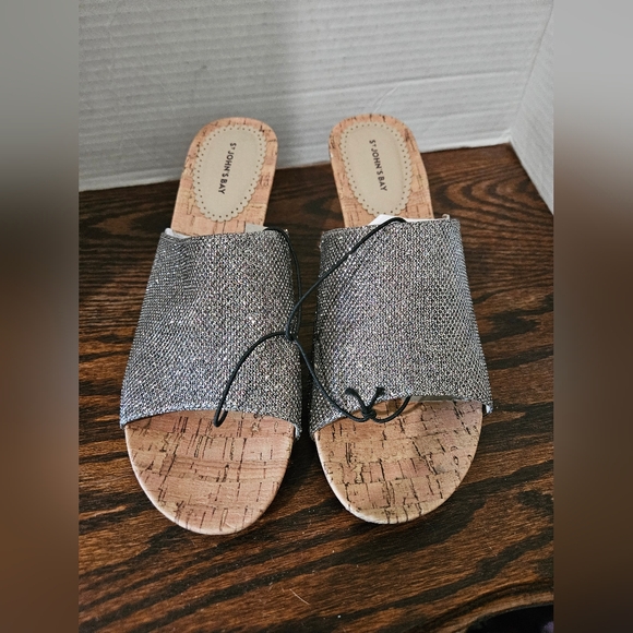 St Johns Bay. Sparkly Cork Sandals. Size 8.5. New (BIN 8) - Picture 2 of 6